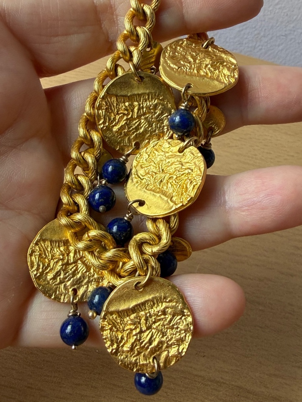 VINTAGE Gold Tone Textured Thick Rolo chain Lapis beads Charm Bracelet Statement